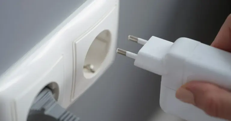 5 urządzeń AGD, które lepiej odłączyć od prądu podczas przerwy w dostawie energii