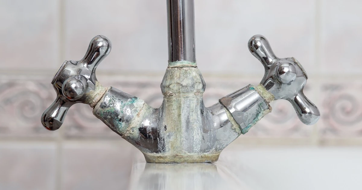 Domowy sposób na kamień: przywróć blask armaturze i ceramice bez chemii
