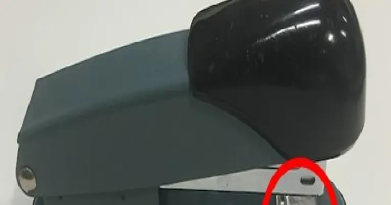 Odkryj sekretny mechanizm pozycjonowania zszywacza – zmiana o 180 stopni zdziwi Cię