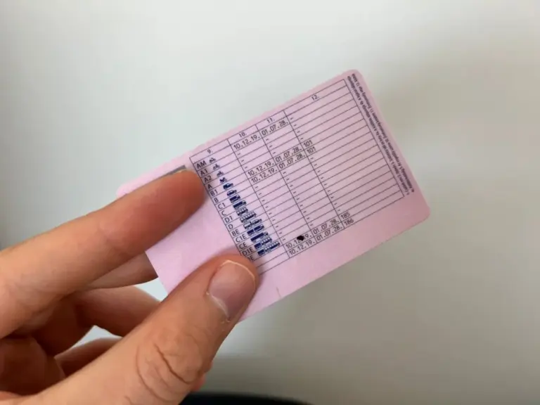 Rewolucja w prawie jazdy: To oni dostaną darmowe uprawnienia od 1 marca!