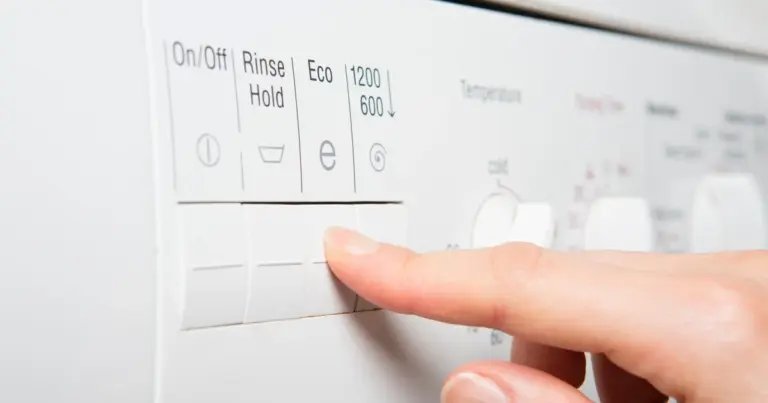 Zapomnij o 40°C: odkrywamy, dlaczego Twoje pranie jest gorzej czyszczone (i jak to naprawić)